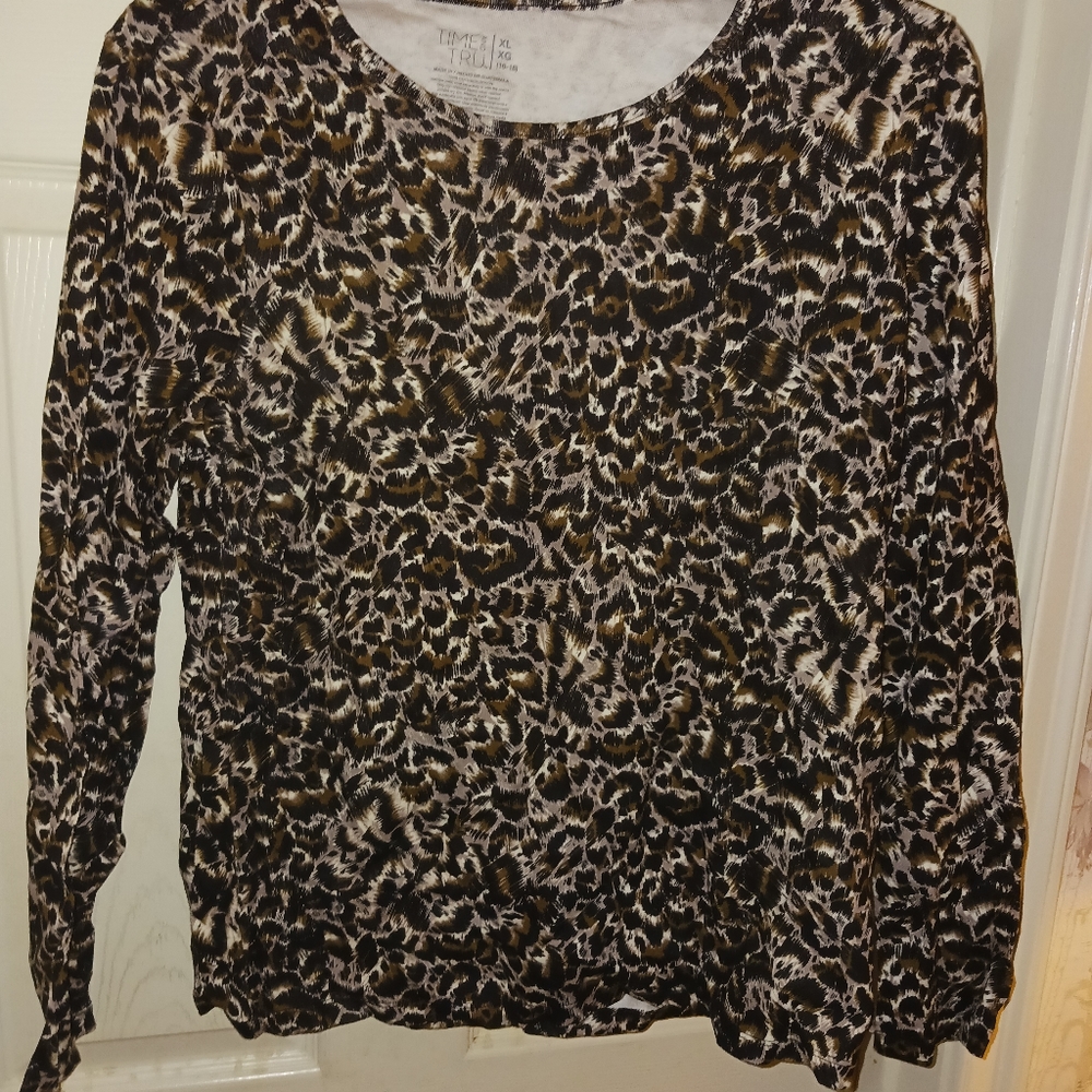 Time and Tru Leopard style top